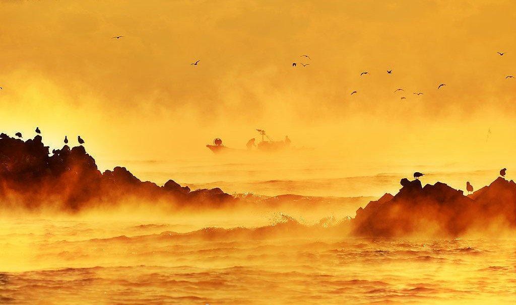 【海雾预报】预计今天中午到明天中午，烟台、青岛、连云港、上海、宁波海域有轻雾，海