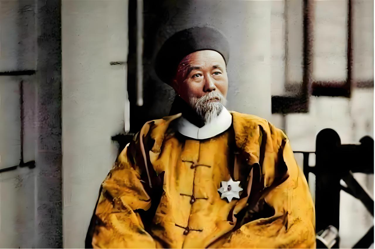 1895年3月24日傍晚，奉命赴日谈判的清政府全权大臣李鸿章，在结束第三轮议和返