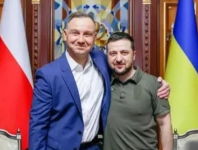 其实说白了，波兰真敢下场掺和乌克兰那摊子事，就跟给已经烧得滚烫的俄乌战场浇了一勺