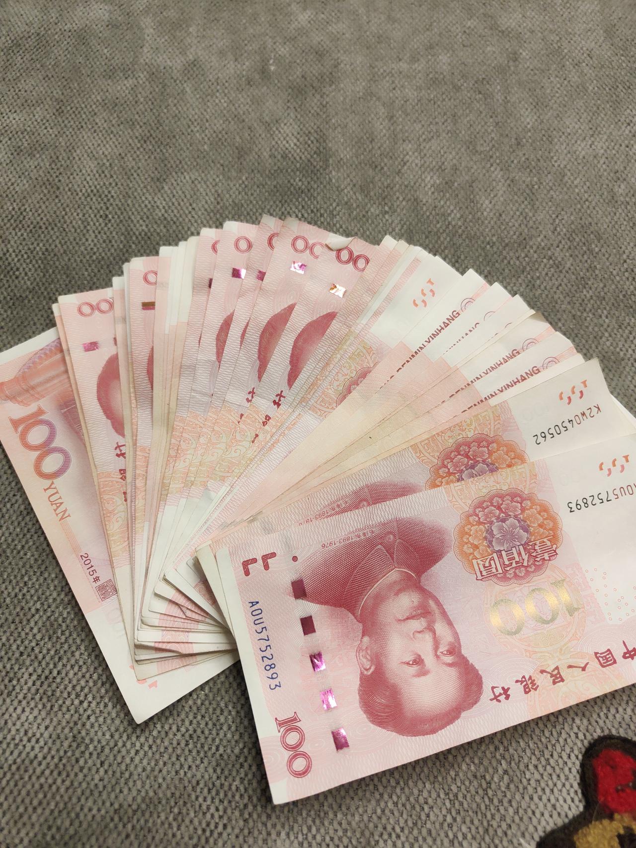 为啥现在男生单身的这么多？
因为男生没钱，
为啥女生单身的也不少?
因为男生没钱