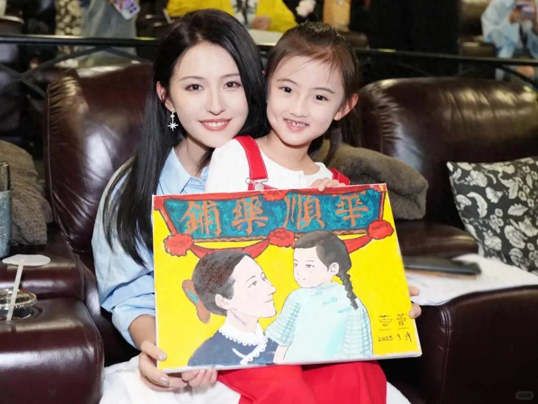 内娱女星，纷纷“去父留子”。单身带娃的女明星越来越多了。

如今的文娱舆论场中，