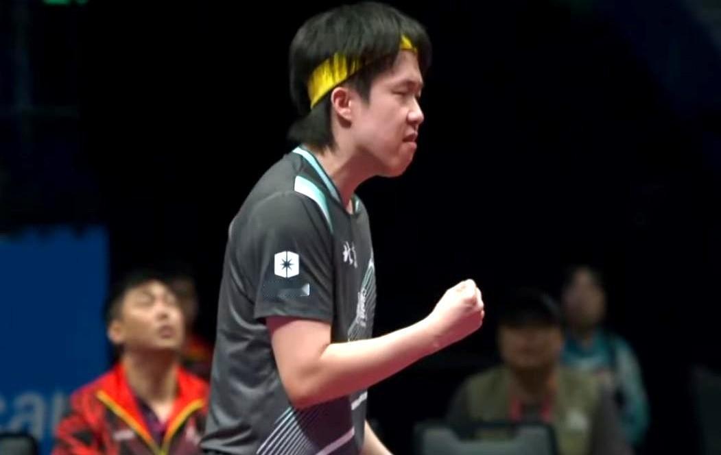 樊振东比赛换球衣的频率，网友都看傻了！别以为是耍帅，这波操作全是硬核理由：球衣被