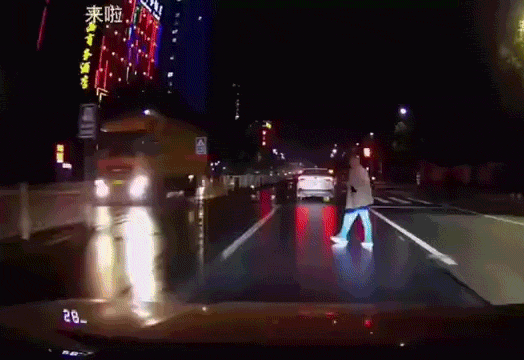 精准聚焦主角
