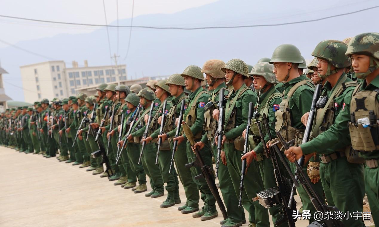 果敢同盟军士兵抱怨收入太低！

果敢军的士兵，抱怨工资低，也算是情有可原。刚入伍