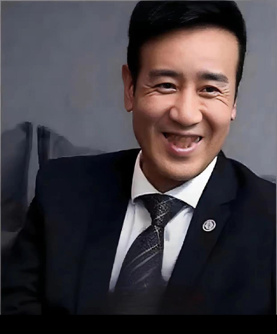 于和伟饭店消费334元 | 
老板抹零只收300 | 细节之处暖人心
明星消费直