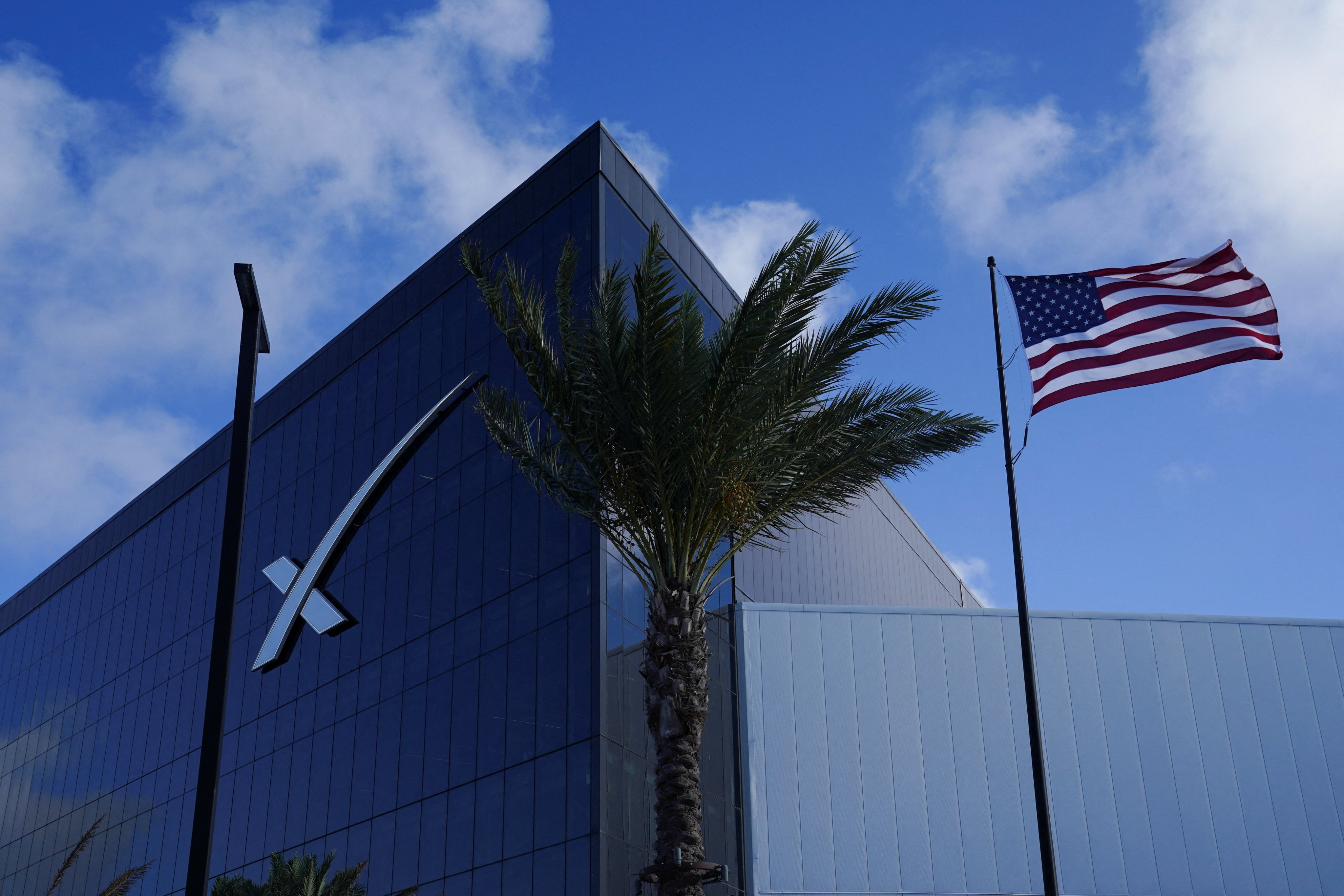 SpaceX以600亿美元收购AI编码工具Cursor6月16日，华尔街日报报道