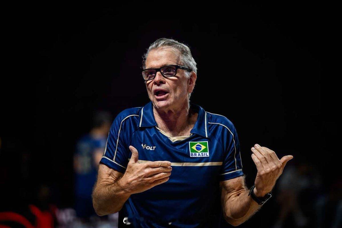 🇧🇷 巴西男排的逐步衰败……📍 2002年至2022年间，他们稳居世界第一