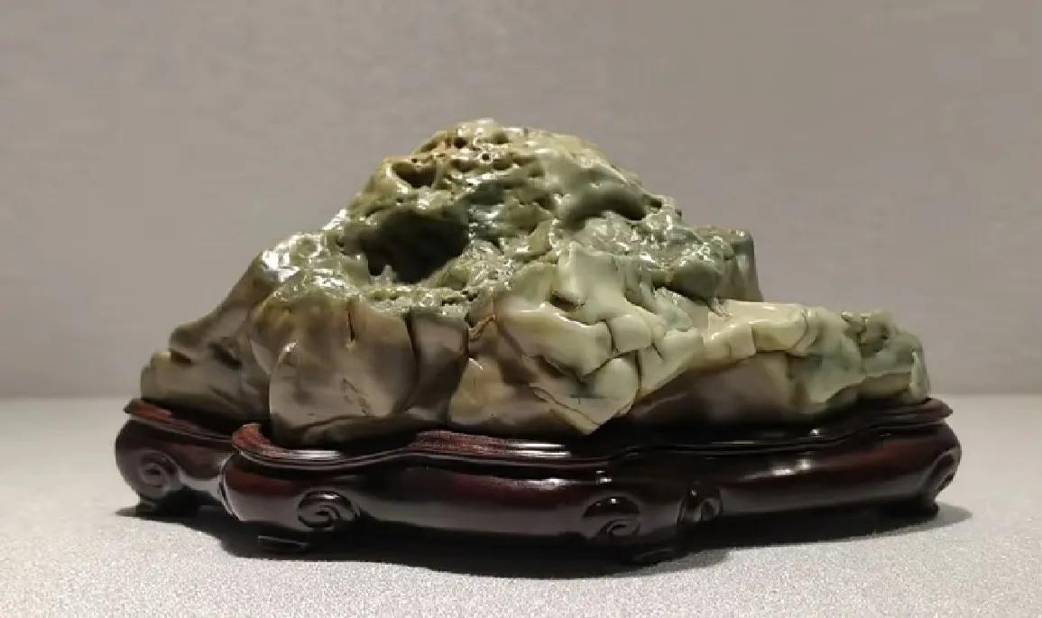 奇石欣赏（13）
是石是玉？来看看一一