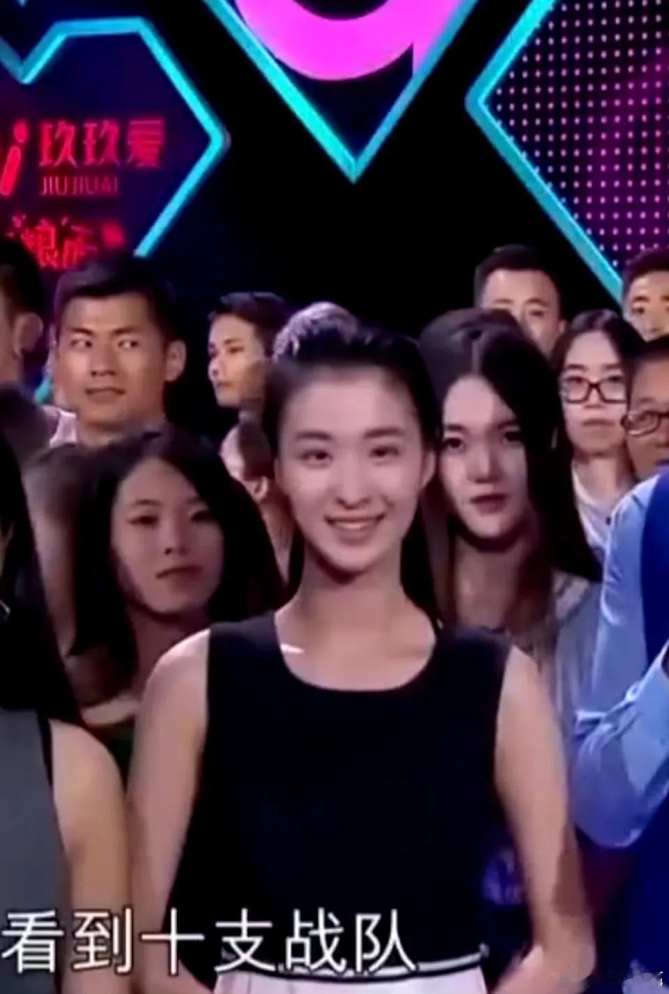 好萌吧，早期选秀里发现的萌物王楚然一枚🥹好完美的脸，看了好多王楚然之前的照片，