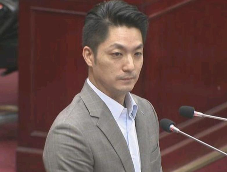 郑丽文获邀访问中国大陆，蒋万安出来表态了！






从表面上看，蒋万安的表态