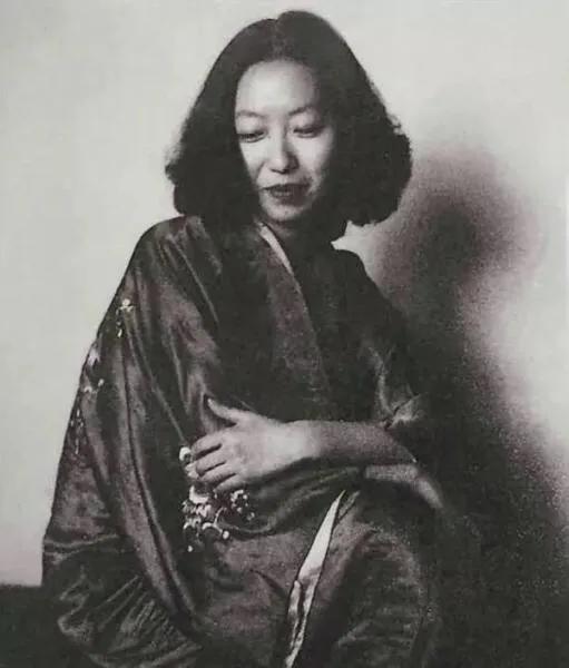林徽因最绝美的情话：

"世间多少相遇，宛若花开，惊艳时光，温柔岁月。世间多少别