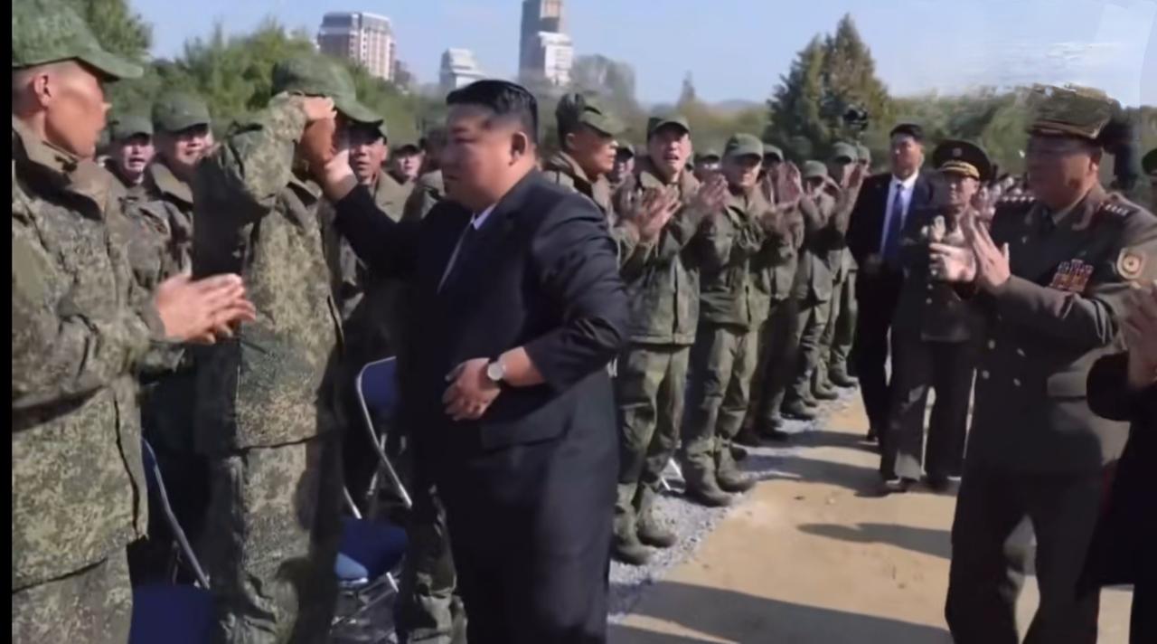 朝鲜这是打算更大规模、更深度的参与俄乌战争，以己损替代俄损，损己利俄啊。近日，司