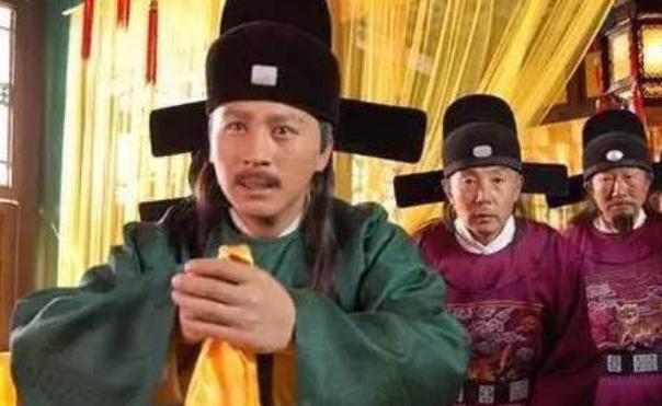 公元721年，大唐长安。一个垂死的老头把儿子叫到床前，气若游丝地说了一句话："我