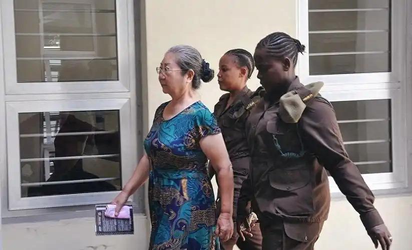 1970年，杨凤兰被中国派往坦桑尼亚进行援建工作。但她却被坦桑尼亚判处有期徒刑1