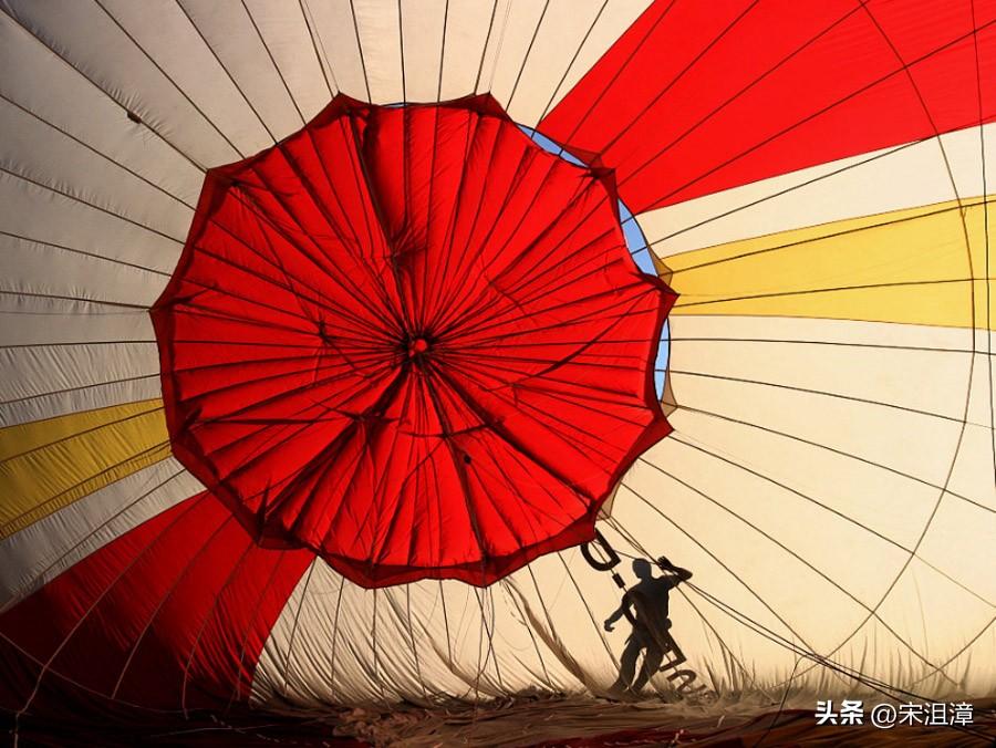 皇帝赐给马燧《宸扆》《台衡》两篇铭文，以表彰君臣相得之美，马燧将铭文刻在起义堂的