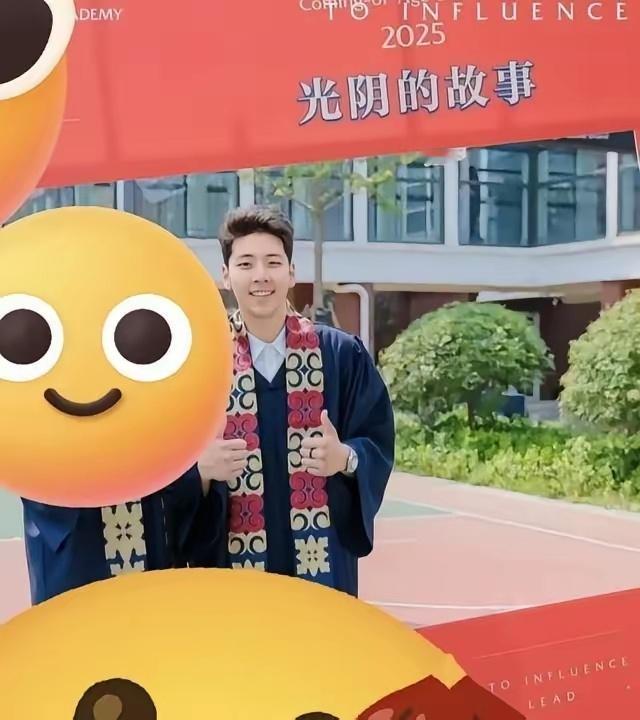 19岁郭涛儿子为考北电减重20斤，连着两年复试被刷下来，转头花100万读国际班还