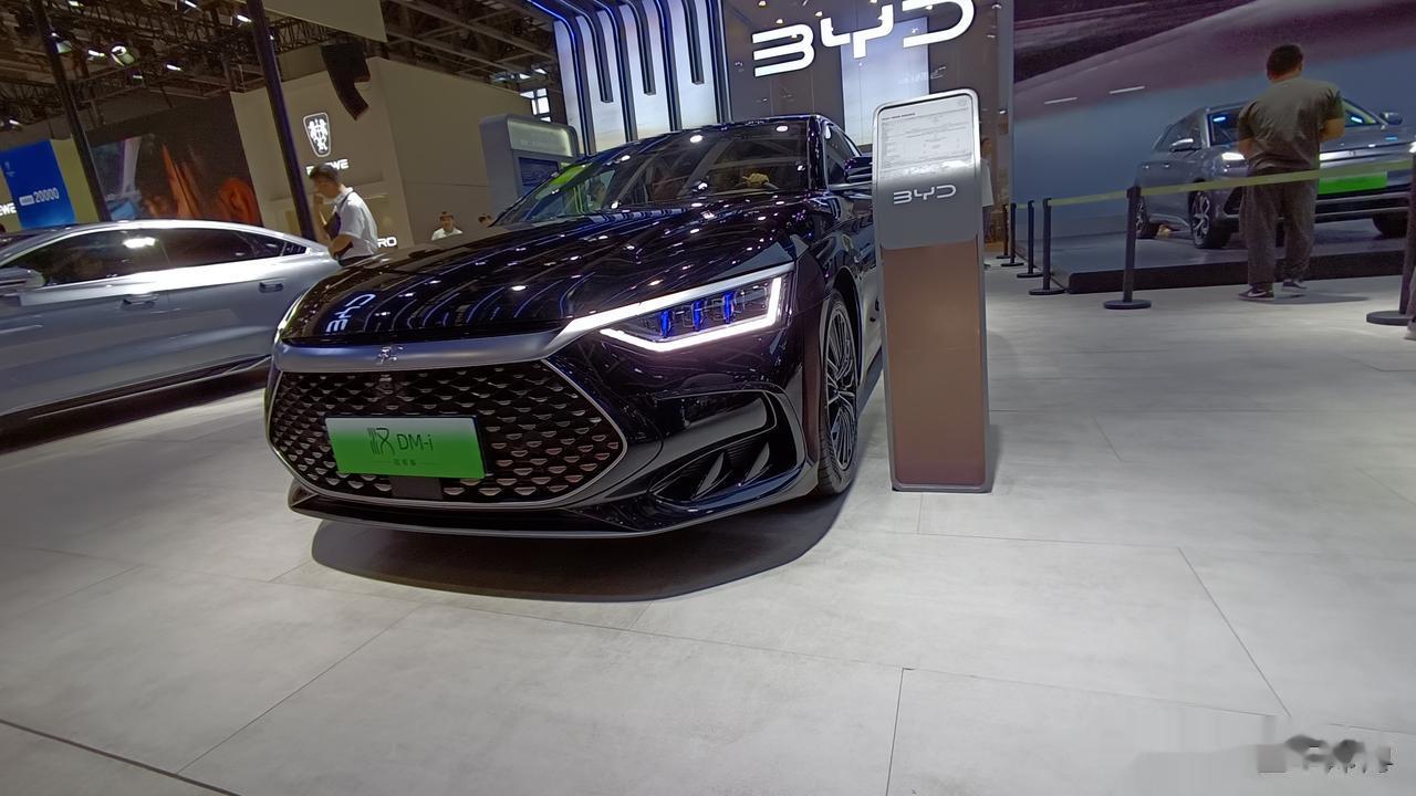 22794辆！比亚迪汉家族在9月份的成绩单正式出炉，再次成功突破了2万辆大关，展