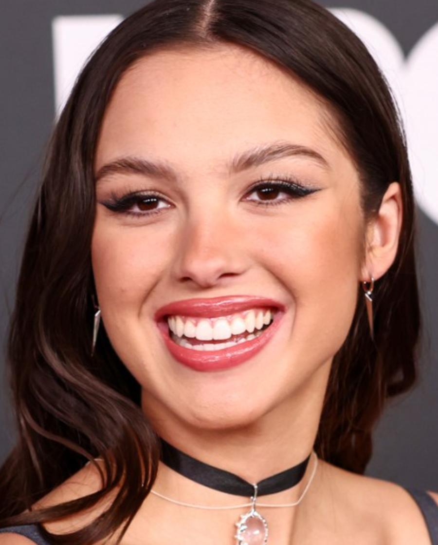 Olivia Rodrigo 证实自己在南加州大学进修！

不过，她表示自己在学