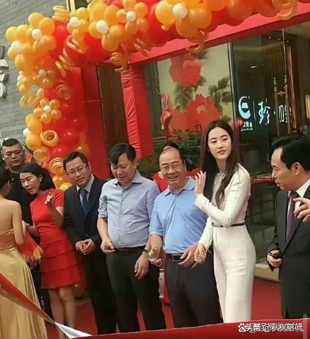 原来现实中刘亦菲长这样子
不愧是仙女