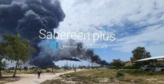 4月8日停火协议生效后，阿联酋空军轰炸了伊朗位于锡里岛和拉万岛的炼油厂，然后伊朗