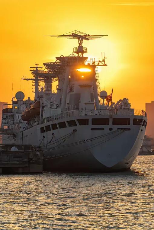 在中日关系高度紧张之际，许多人都认为日本敢偷袭中国。

其实日本真要有偷袭中国的