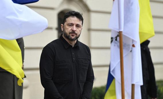 泽连斯基这波操作直接把网友看懵了，昨天在基辅的记者会上他态度强硬地放话，声称乌克