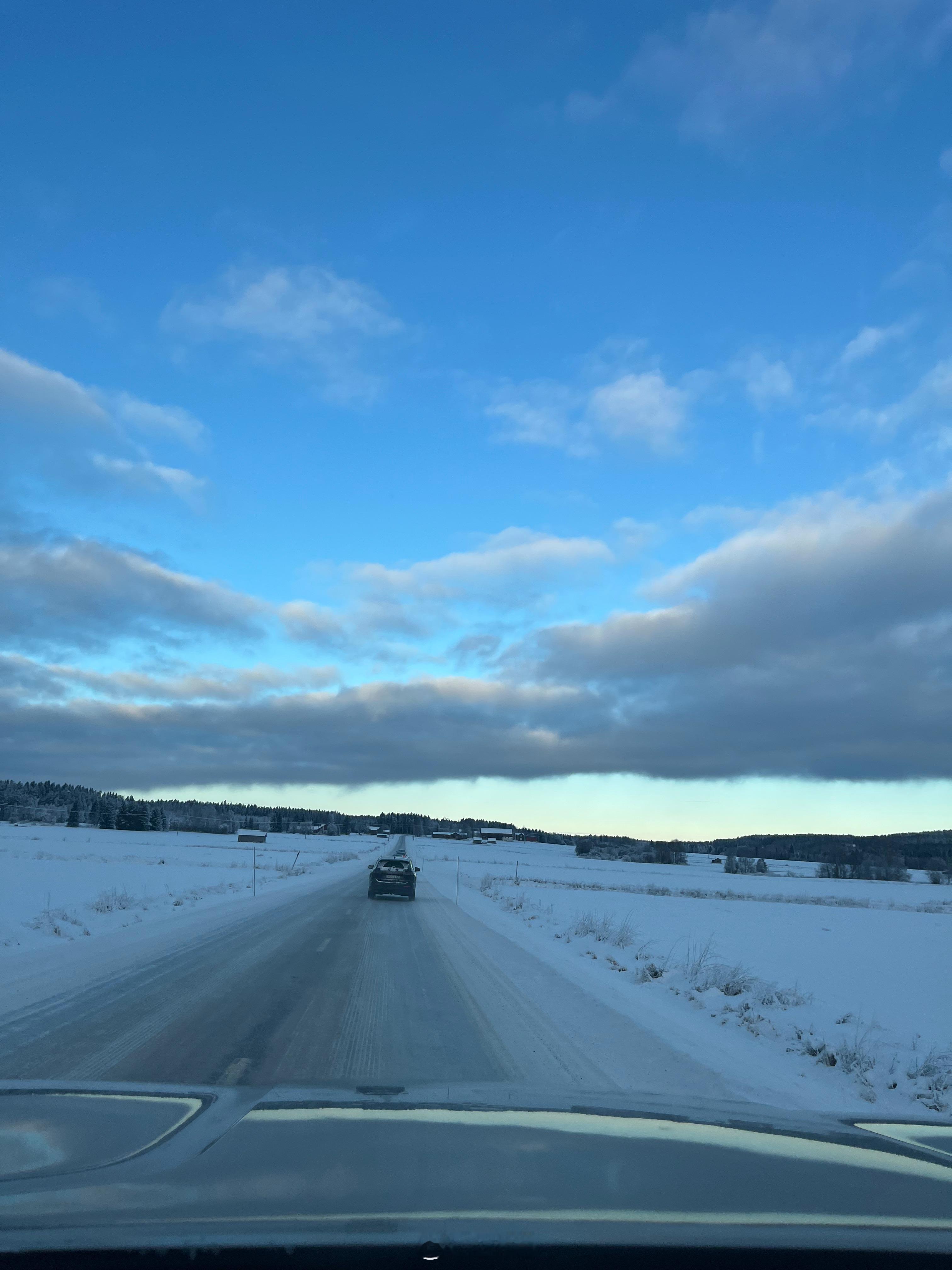 这种氛围开车太舒服了yz77聊车yz77在路上 瑞典