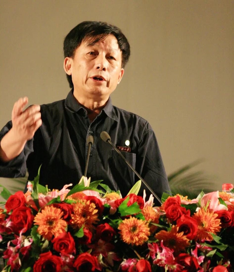 易中天先生多次提到说中国人没有信仰，中国人是典型的无神论者，对上帝是没有敬畏之心