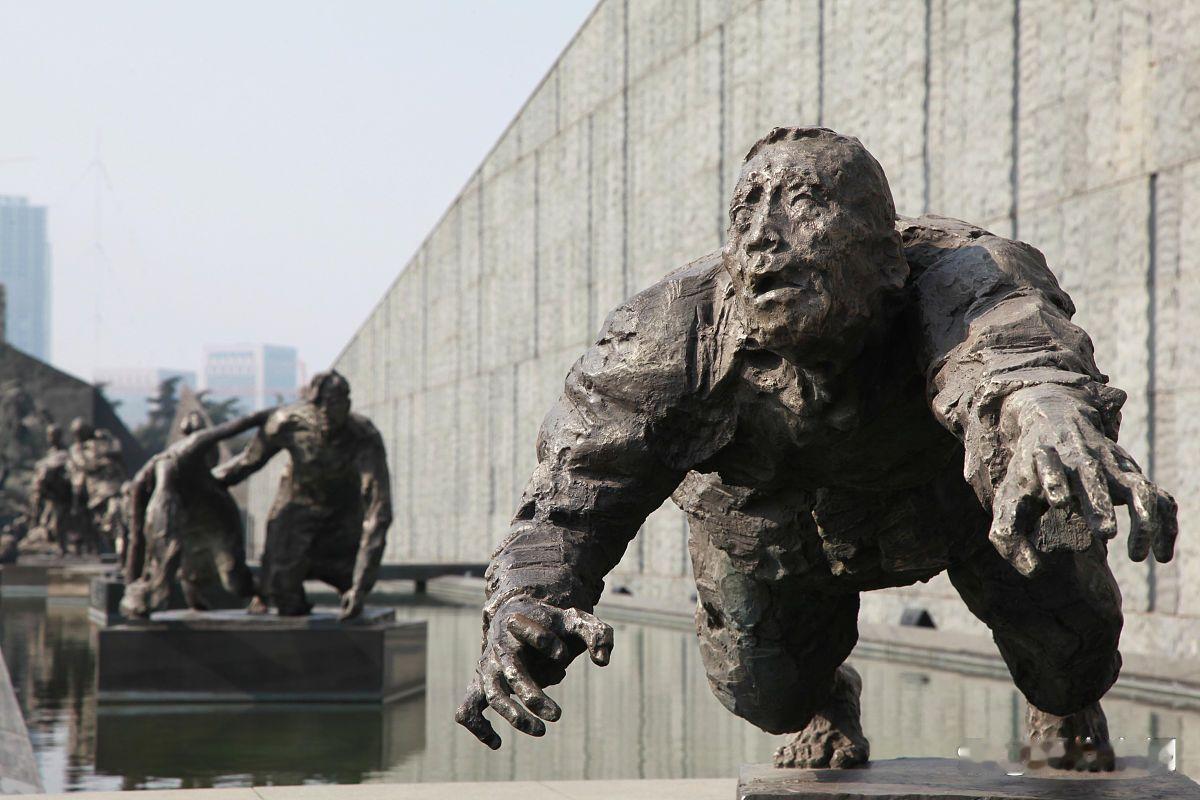 当中国代表在联大会议掷地有声地指出"日本根本没有资格入常"时，会场空气骤然凝固。