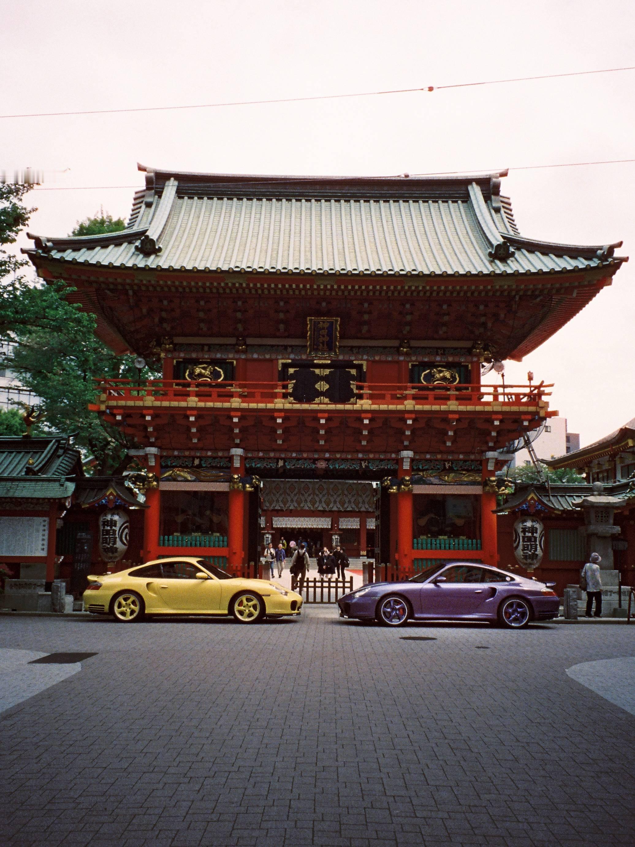 996
