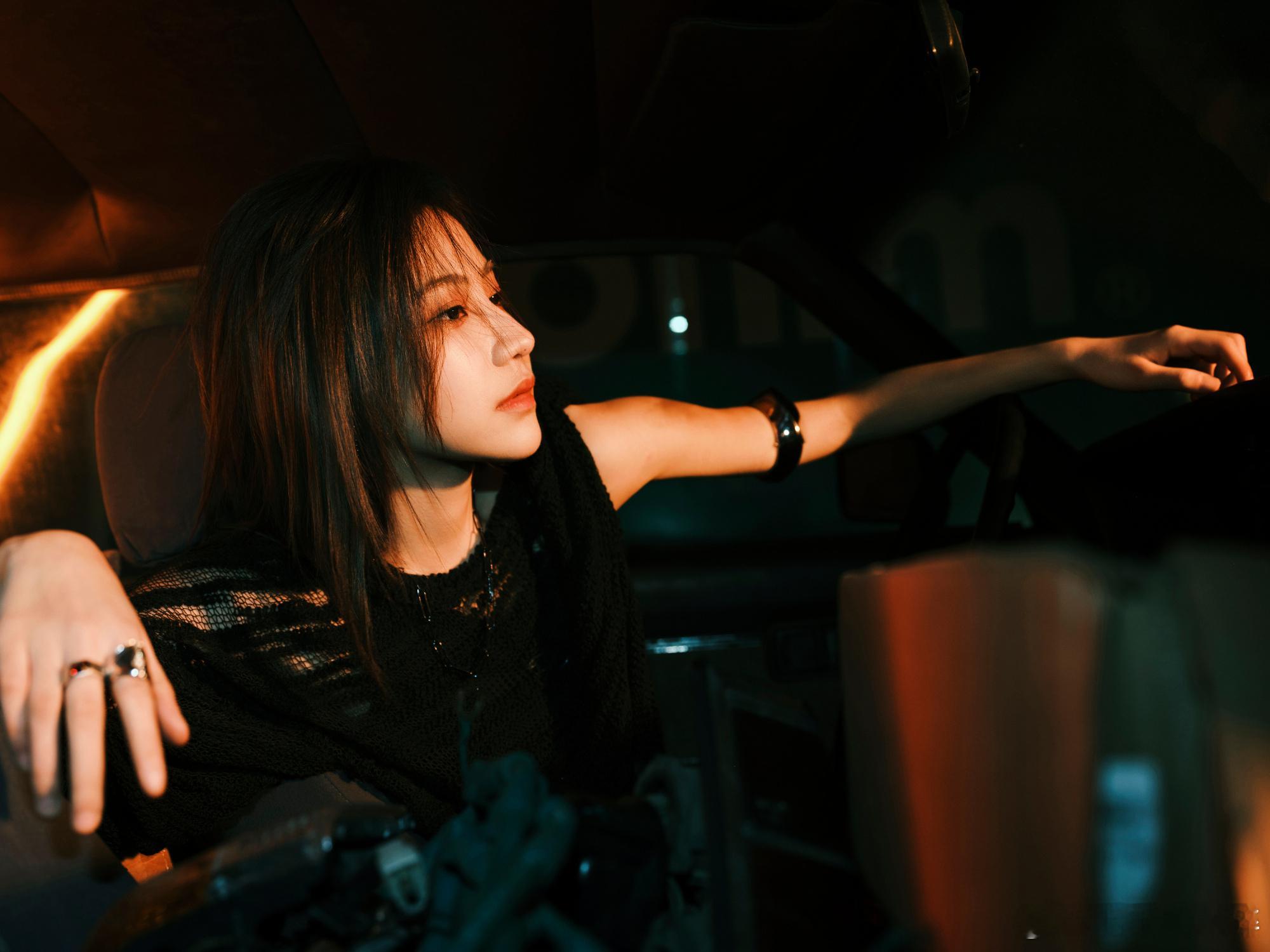 明星跨年出图给袁一琦拍这组图的出来，我要好好嘉奖你