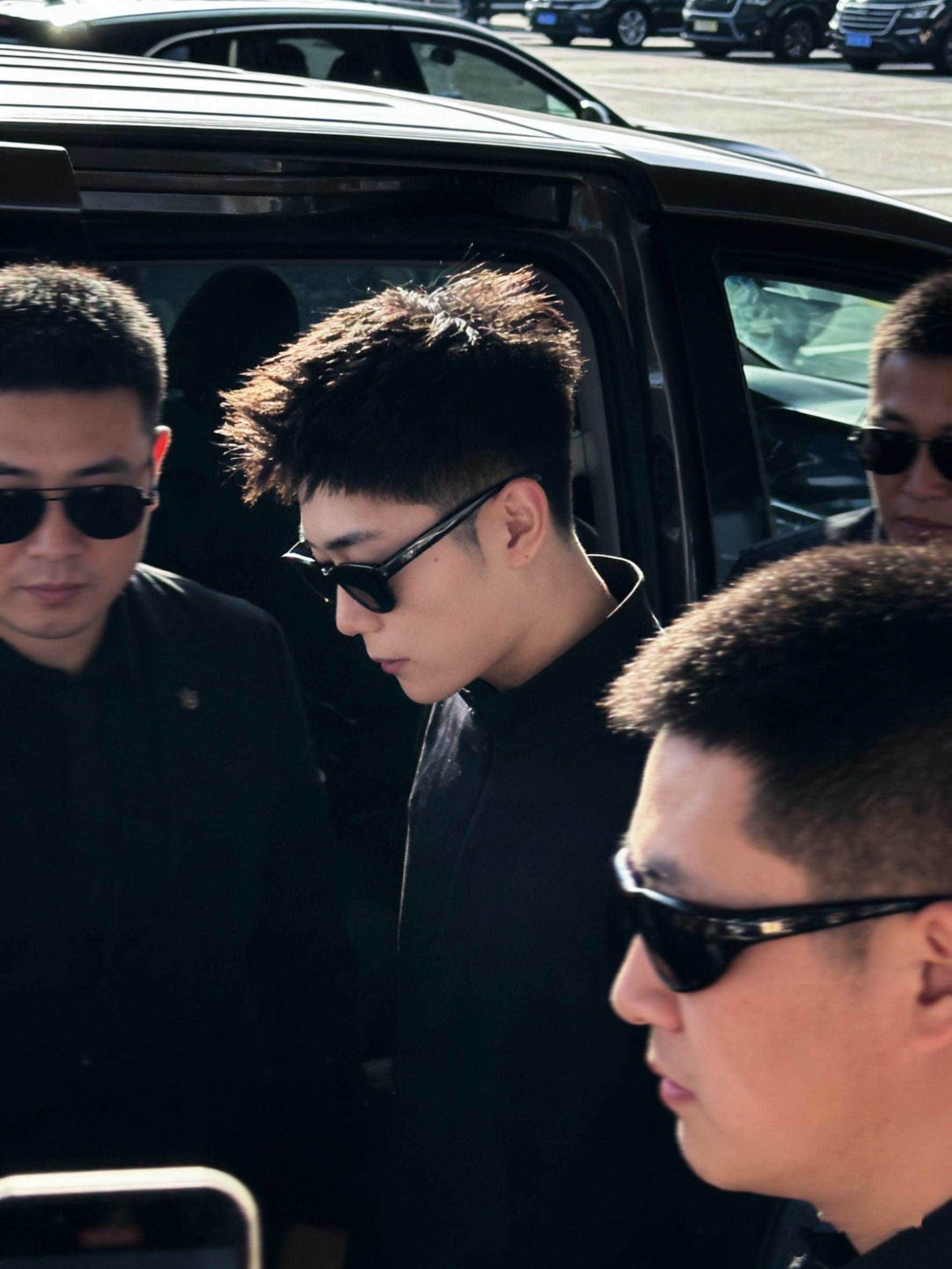 活在豆包的世界里无法自拔。