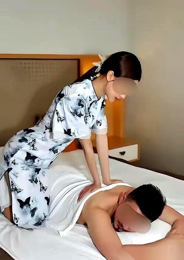 带刀去捏脚，把女技师划得满手血，转头自己从5楼跳下去摔死了。
就这，家属还有脸找