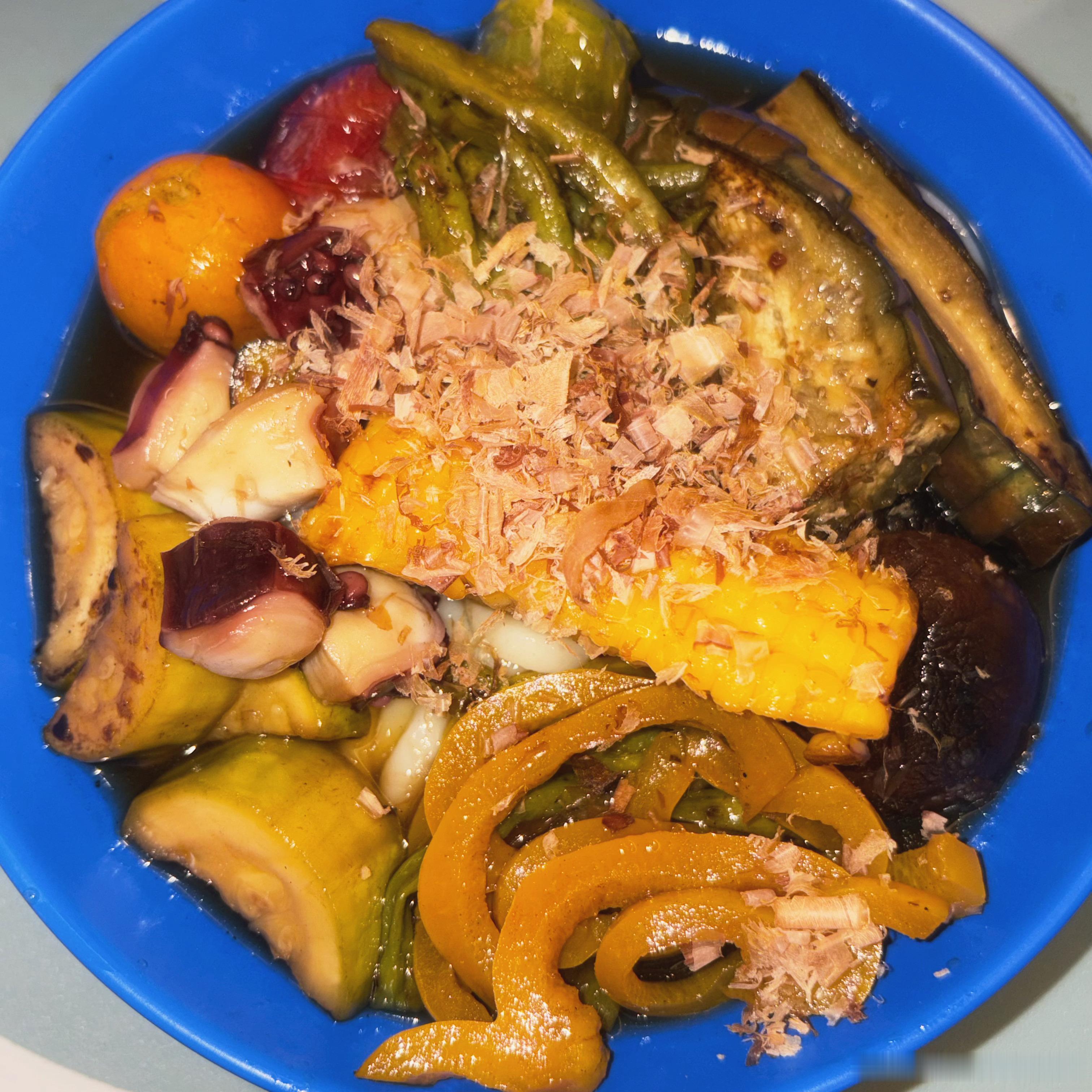 所有人立刻欣赏林老师给我做的冷渍菜乌冬面🙀🙀🙀。。。。震撼美味。。。。。。