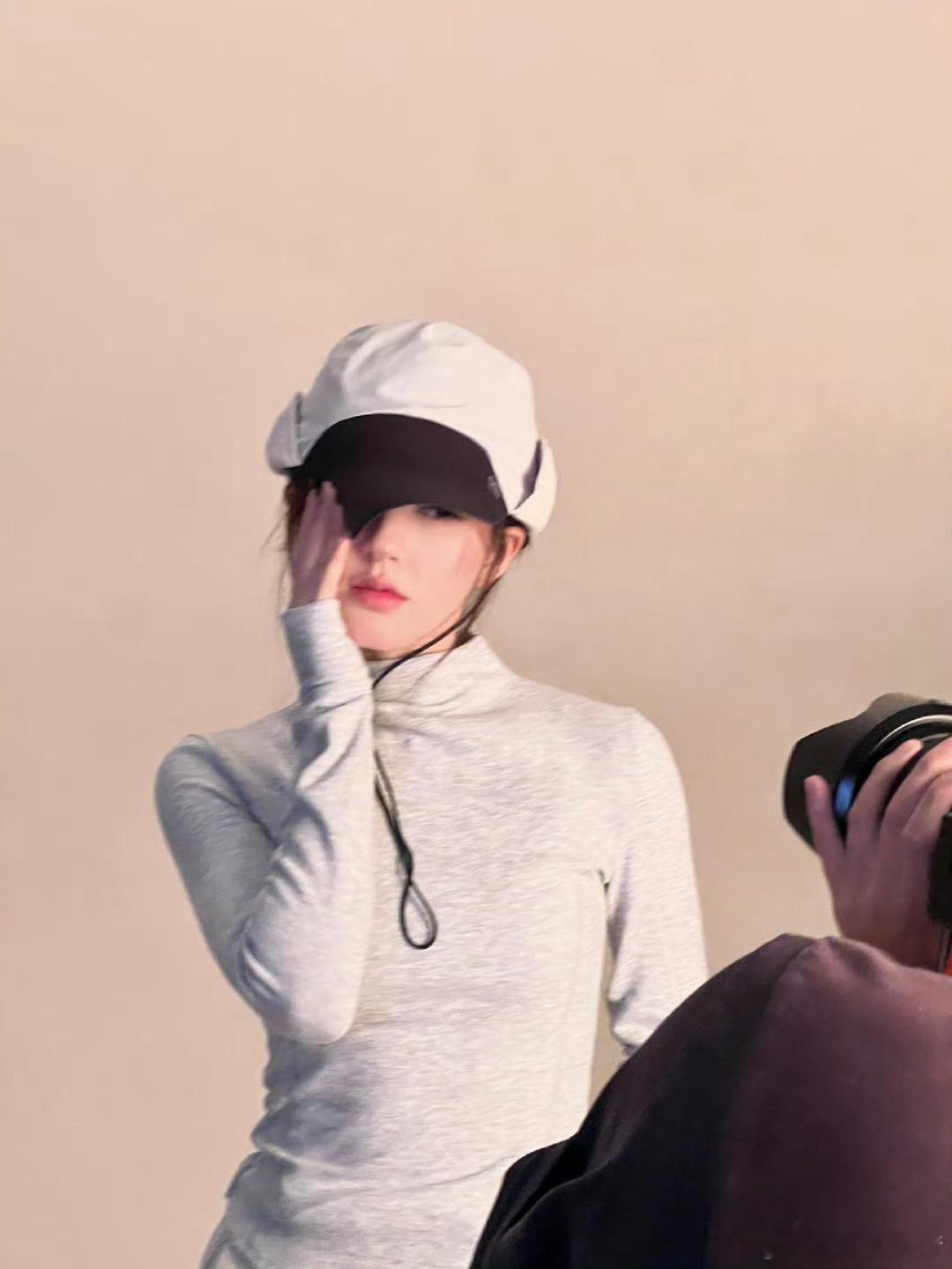 #赵露思秋冬穿搭look#赵露思秋冬穿搭look，清爽百搭。 ​​​