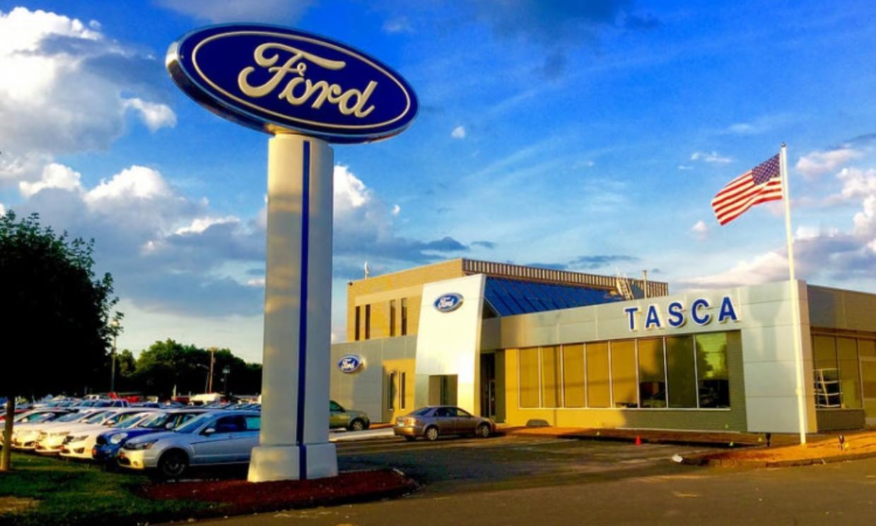 标题：销量暴跌200万辆，福特逆势赚44亿真相：砍掉“鸡肋”押注“情感生意”
