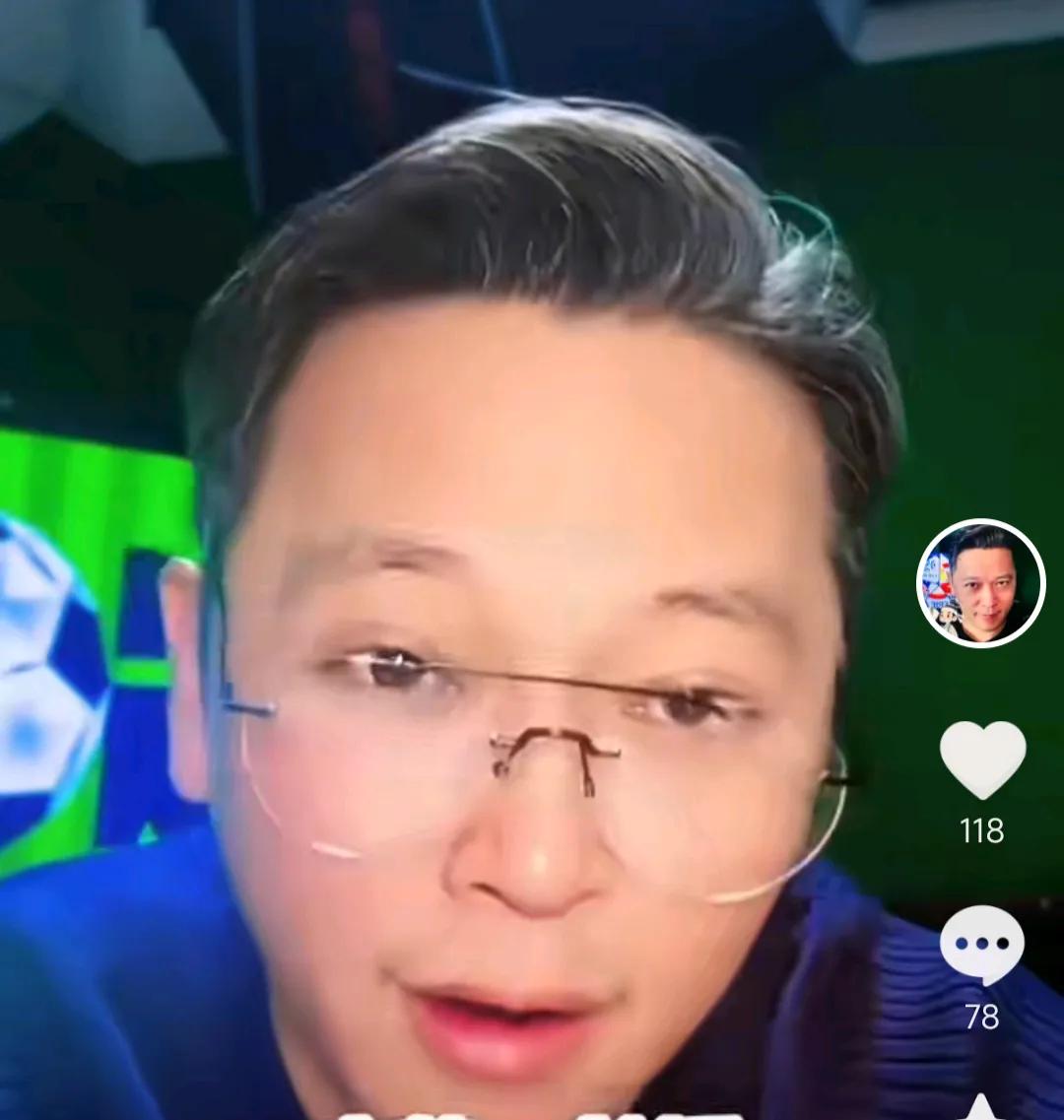 解说员周亮爆了一个料。
他在直播时表示，下赛季上海申花球员蒋圣龙很有可能会打不上