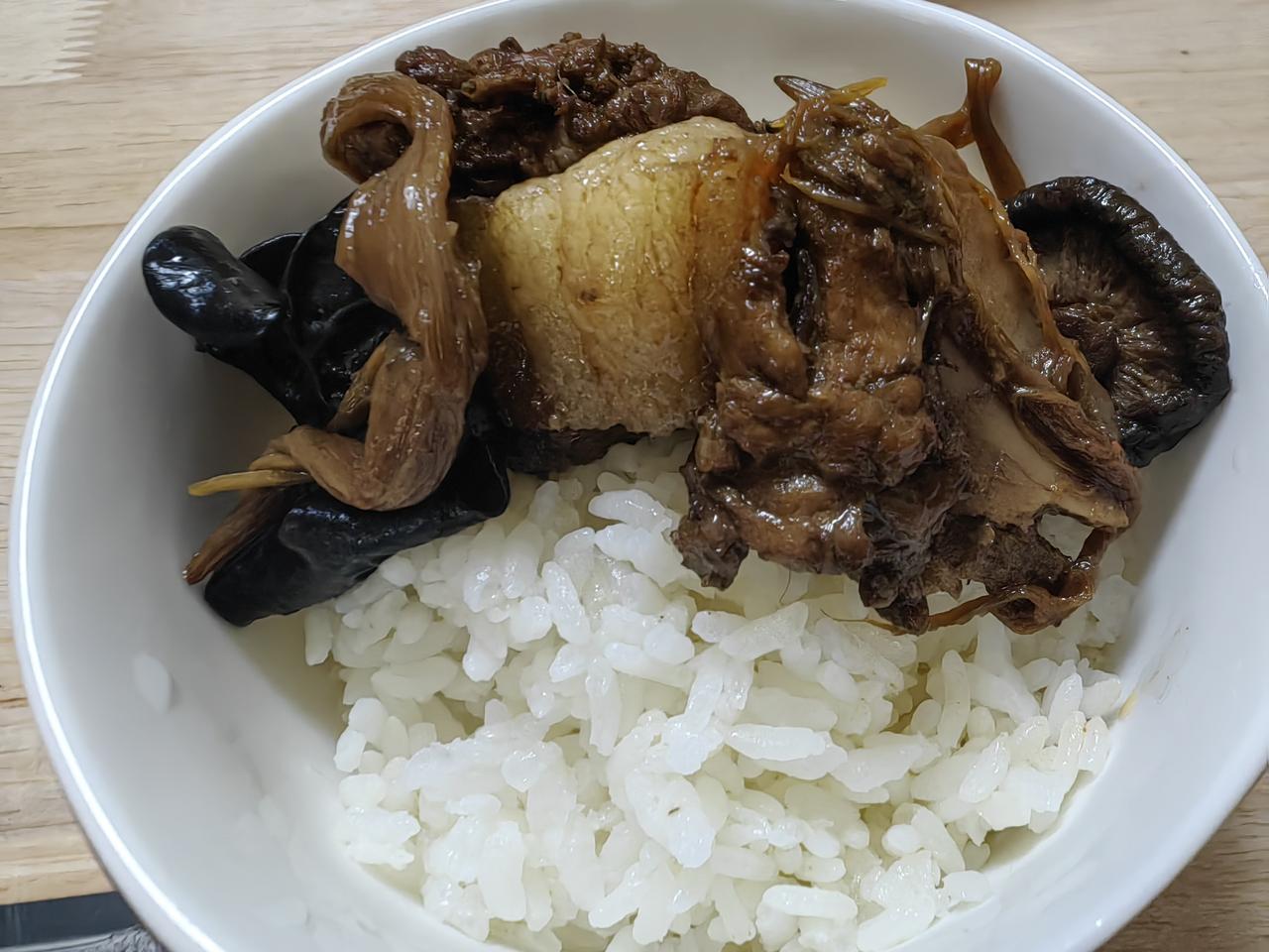 晚餐。难得如此轻松。[呲牙]