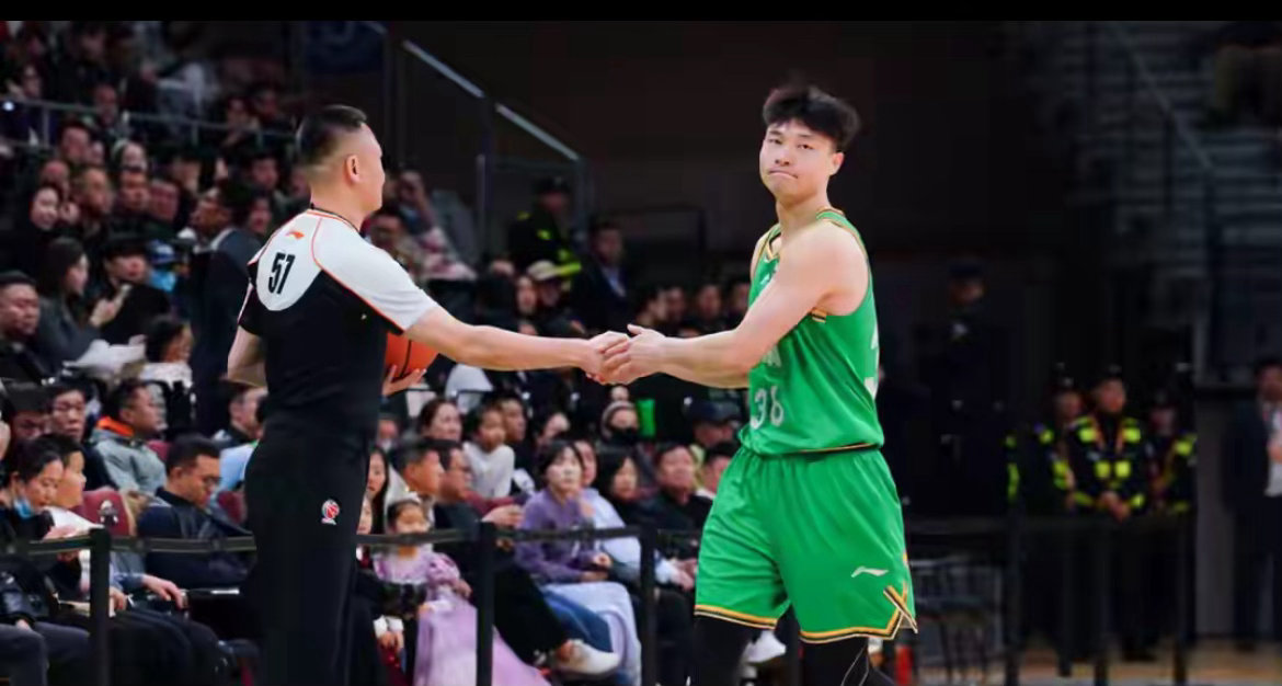 CBA卡位战杀疯！北控1分险胜广州改写季后赛格局，广东前3稳了辽宁冲8难上加难2