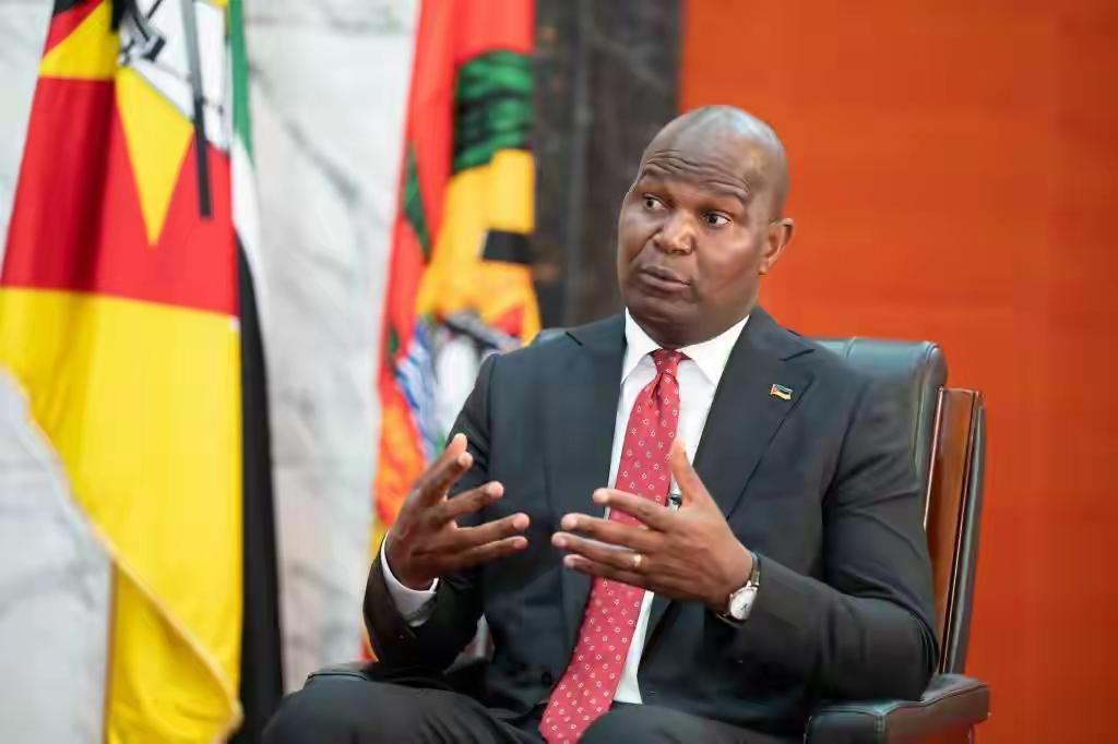 不要瞧不起穷朋友。穷朋友往往在关键的时刻能帮上你大忙。而且这些忙，都是富人不愿帮