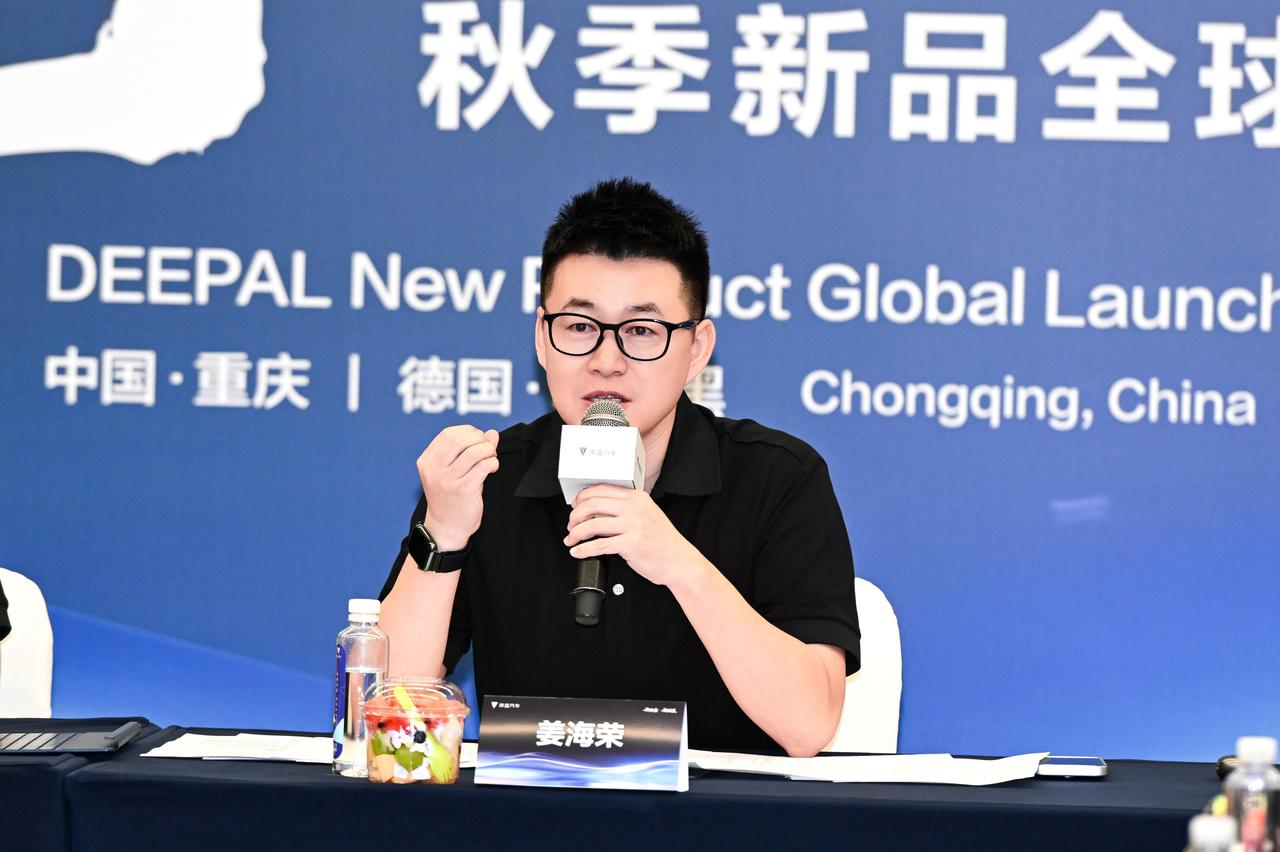 9月8日下午，深蓝汽车核心媒体沟通会正式召开，这场发布会不仅是新任总裁姜海荣的正