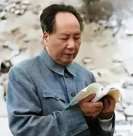 近年来，一股反对伟人的妖风悄然兴起，这股风来自何方？就是来自党内的走资派。

那