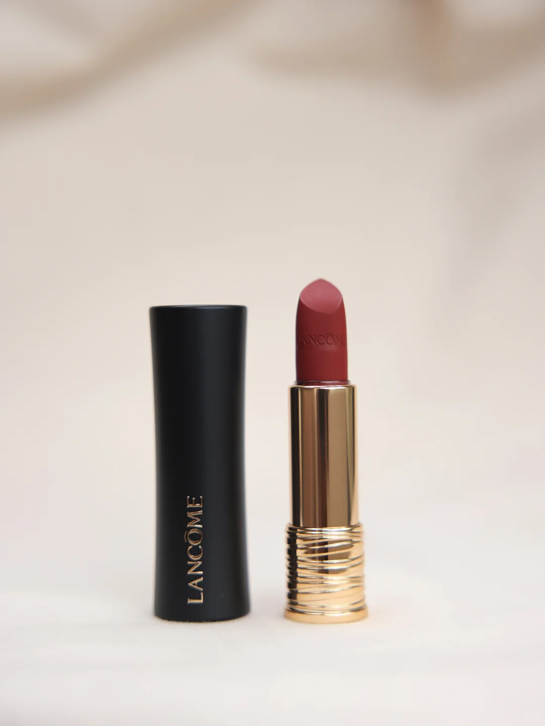 当普通女孩尝试姐感上瘾红妆...