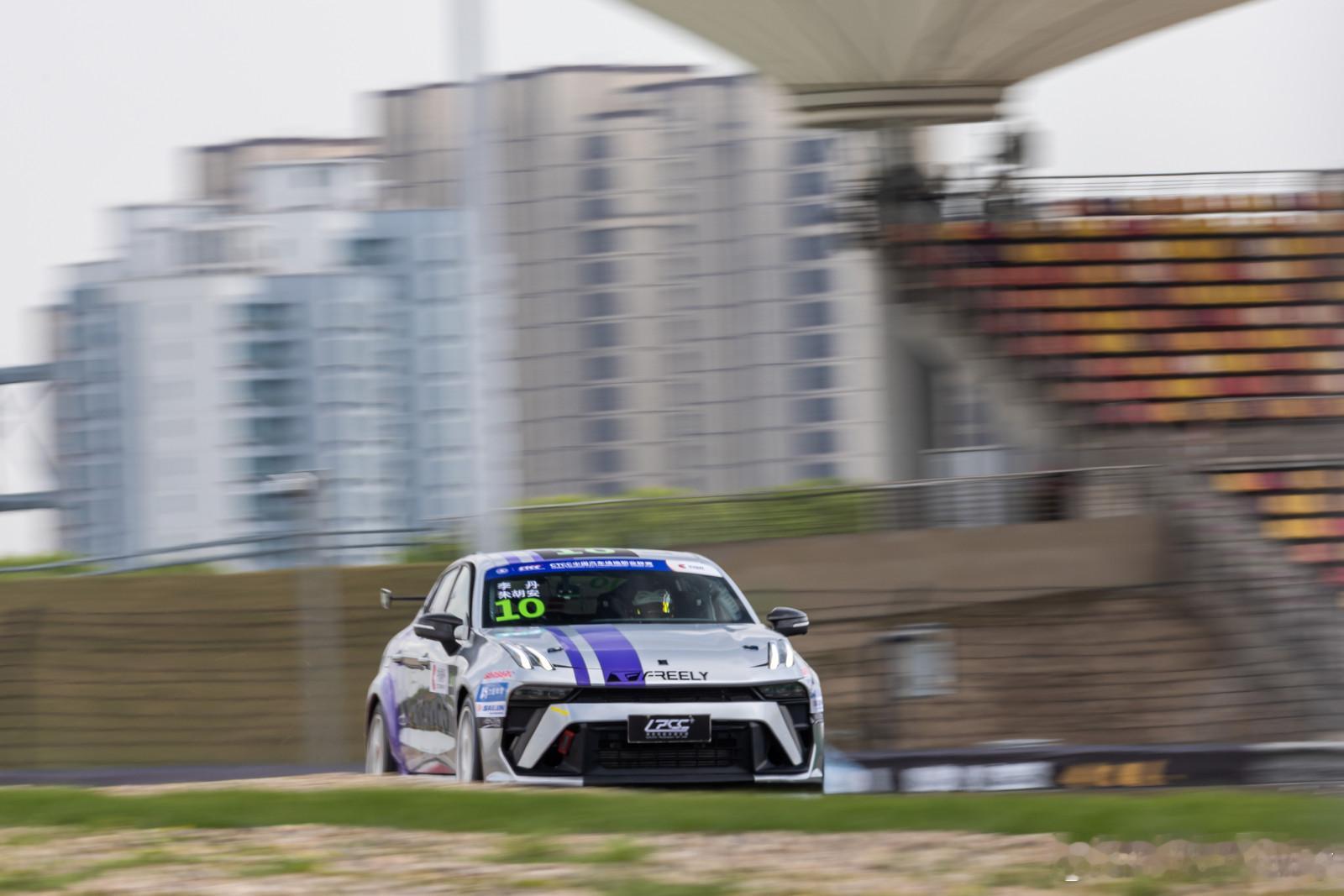 这周没在车展 在赛车场…领克纵横车队 上海·上海国际赛车场