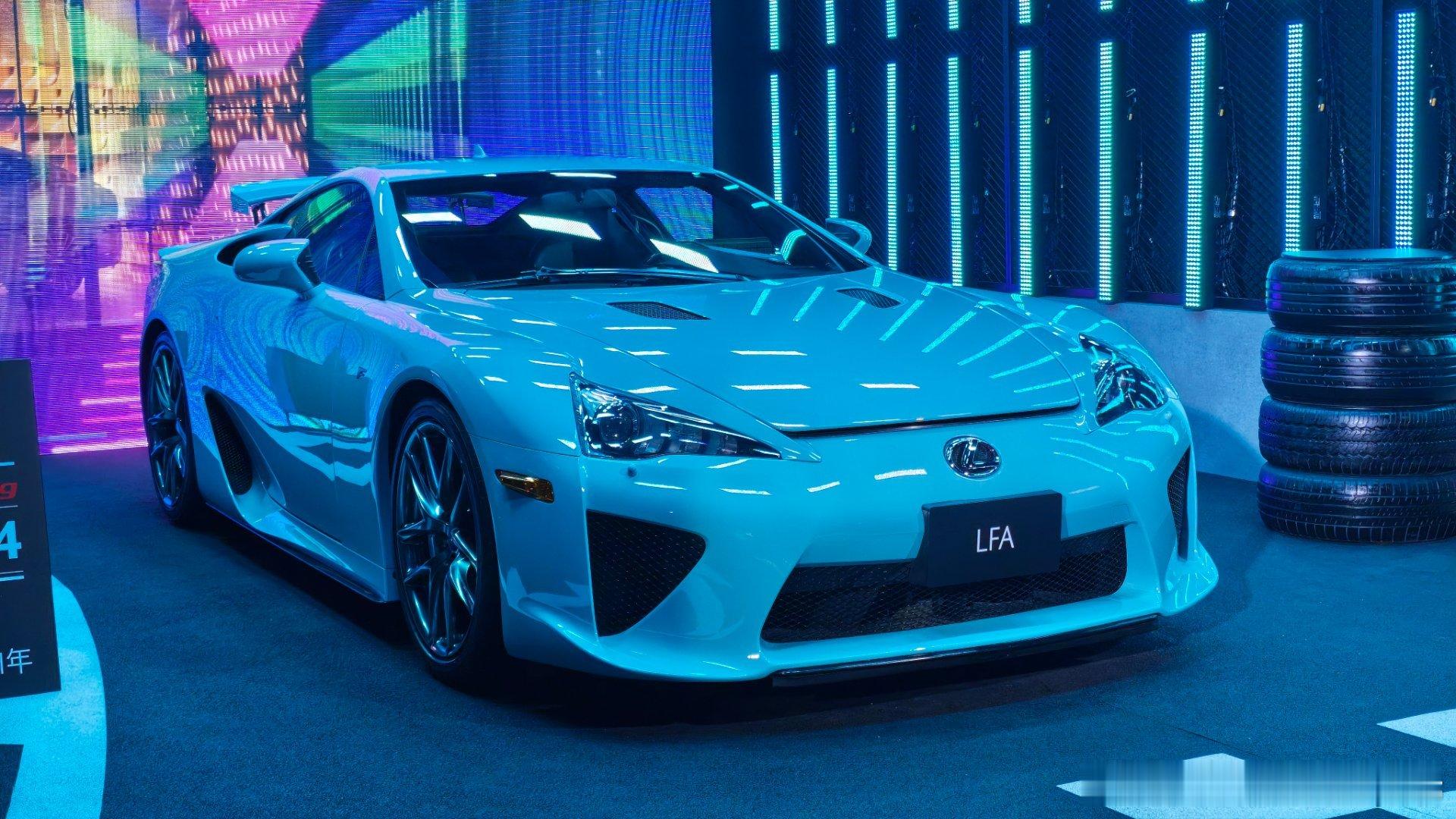LFA，雷克萨斯的图腾车，一个豪华品牌每30年有这么个图腾车就够了，可以让品牌形