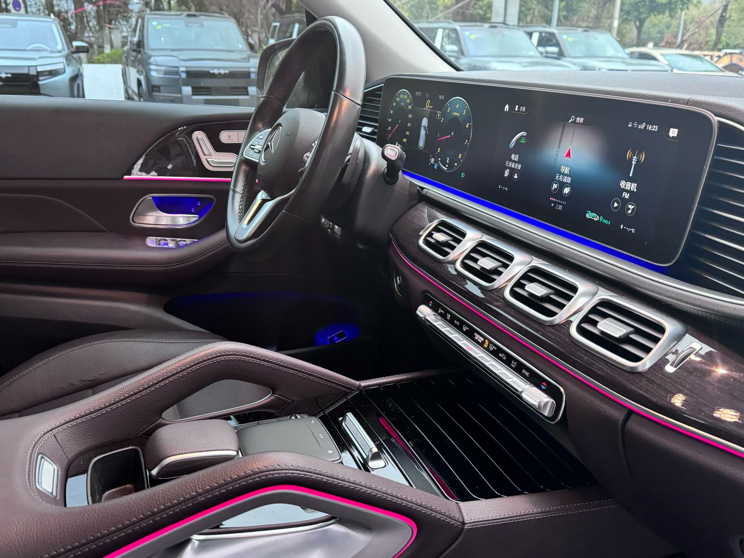 奔驰GLE350时尚版，3.9万公里，一手车开下来，成色还是比较新的，30大几万