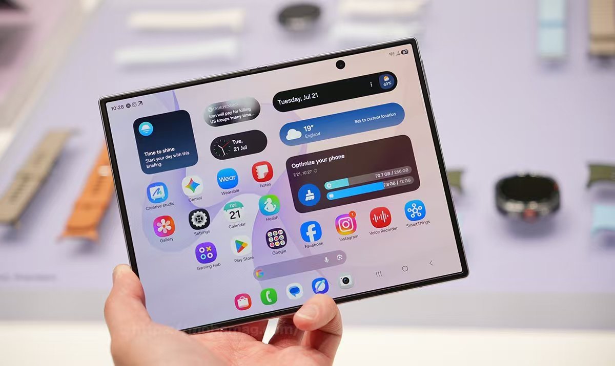 三星阔折叠手机发布三星 Galaxy Z Fold 8正式发布， 国行预售价12