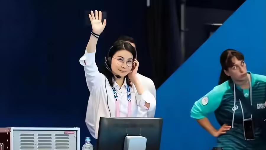 霍启刚高调官宣喜讯仨月，郭晶晶再破天花板，新头衔让阔太圈沉默了！

霍启刚七月在