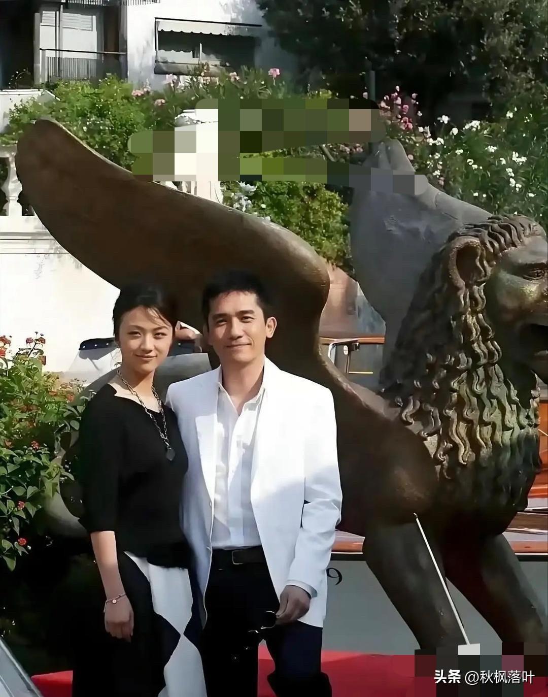 你们说
刘嘉玲看到这样会不会吃醋呢