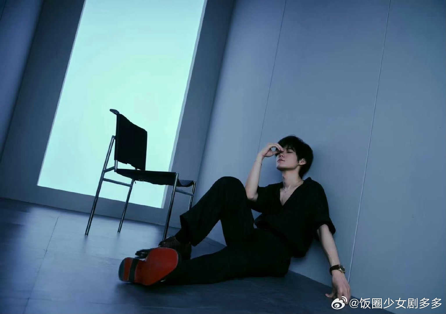 宋亚轩张真源严浩翔红底鞋亚轩好权威的一张脸啊、张真源的时尚表现力? 